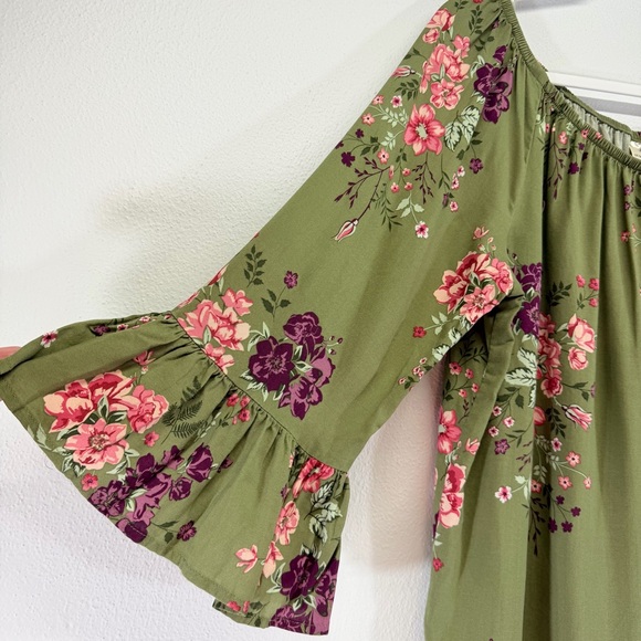 Floral Green Women's Top - Picture 3 of 9